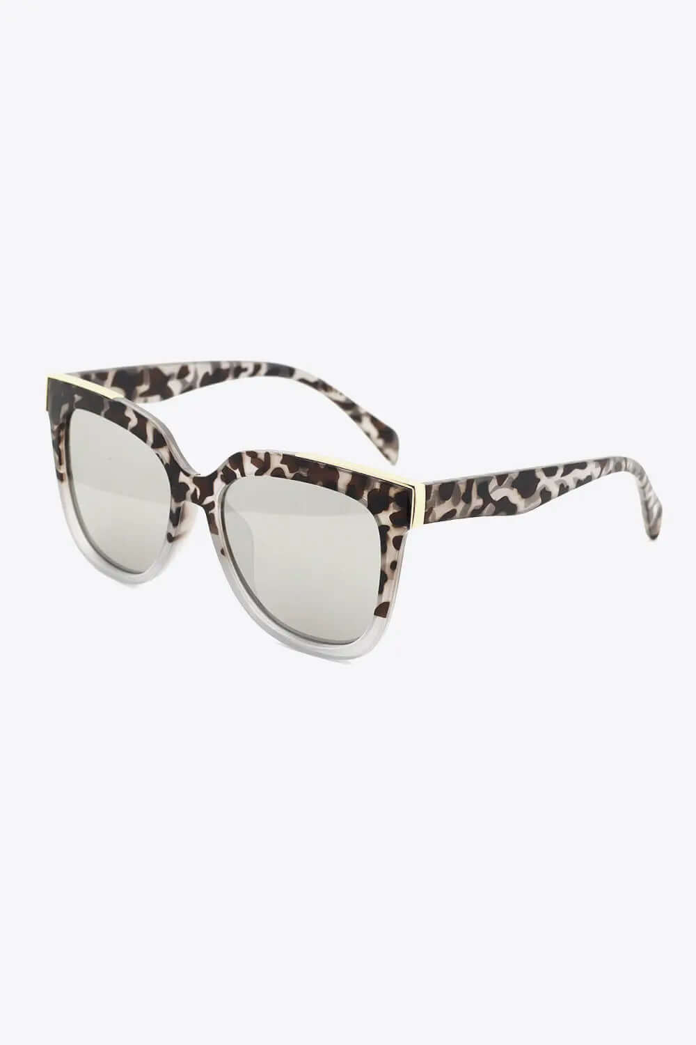 Tortoiseshell Polycarbonate Frame Full Rim Sunglasses with square shape and UV400 lenses.